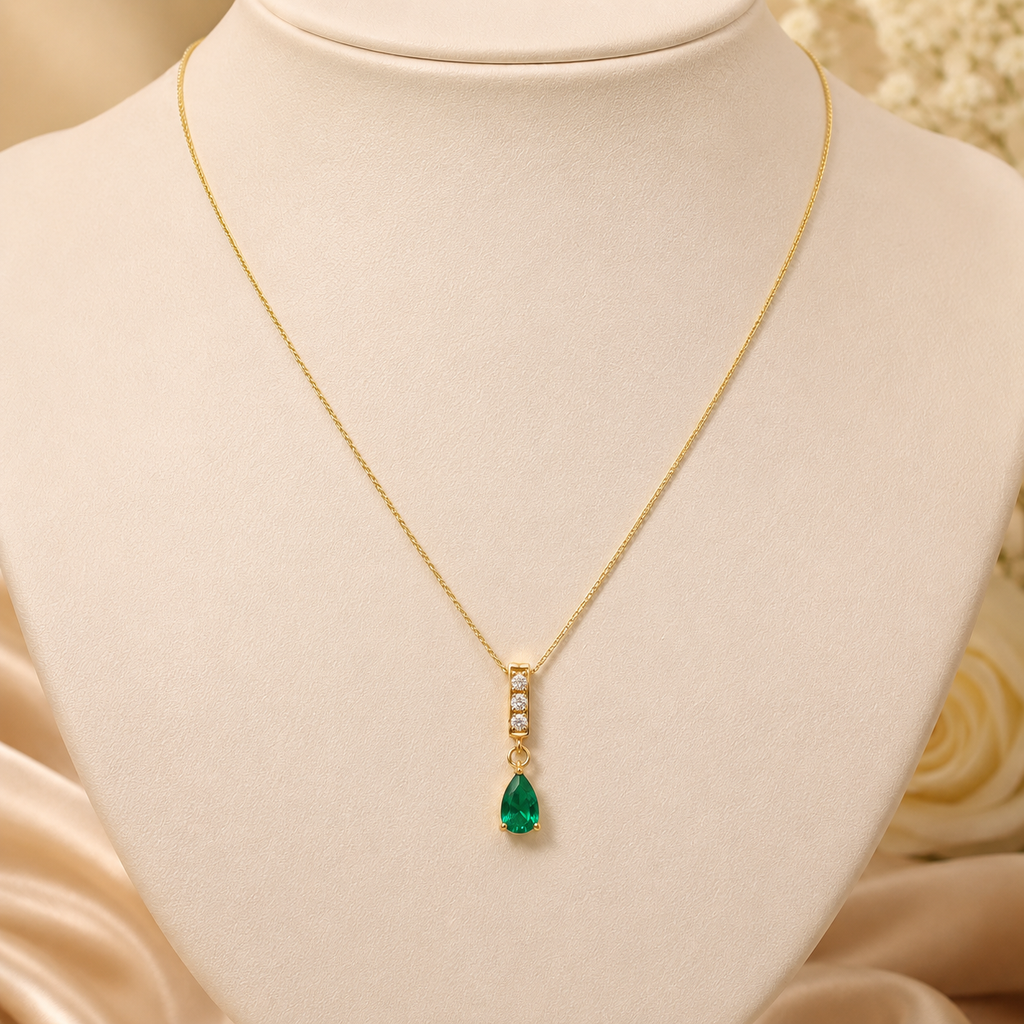 VERDE ATRACCIÓN | Collar con colgante de esmeralda para dama