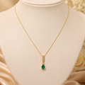VERDE ATRACCIÓN | Collar con colgante de esmeralda para dama