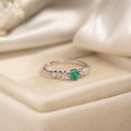 Anillo Esmeralda Central en Plata
