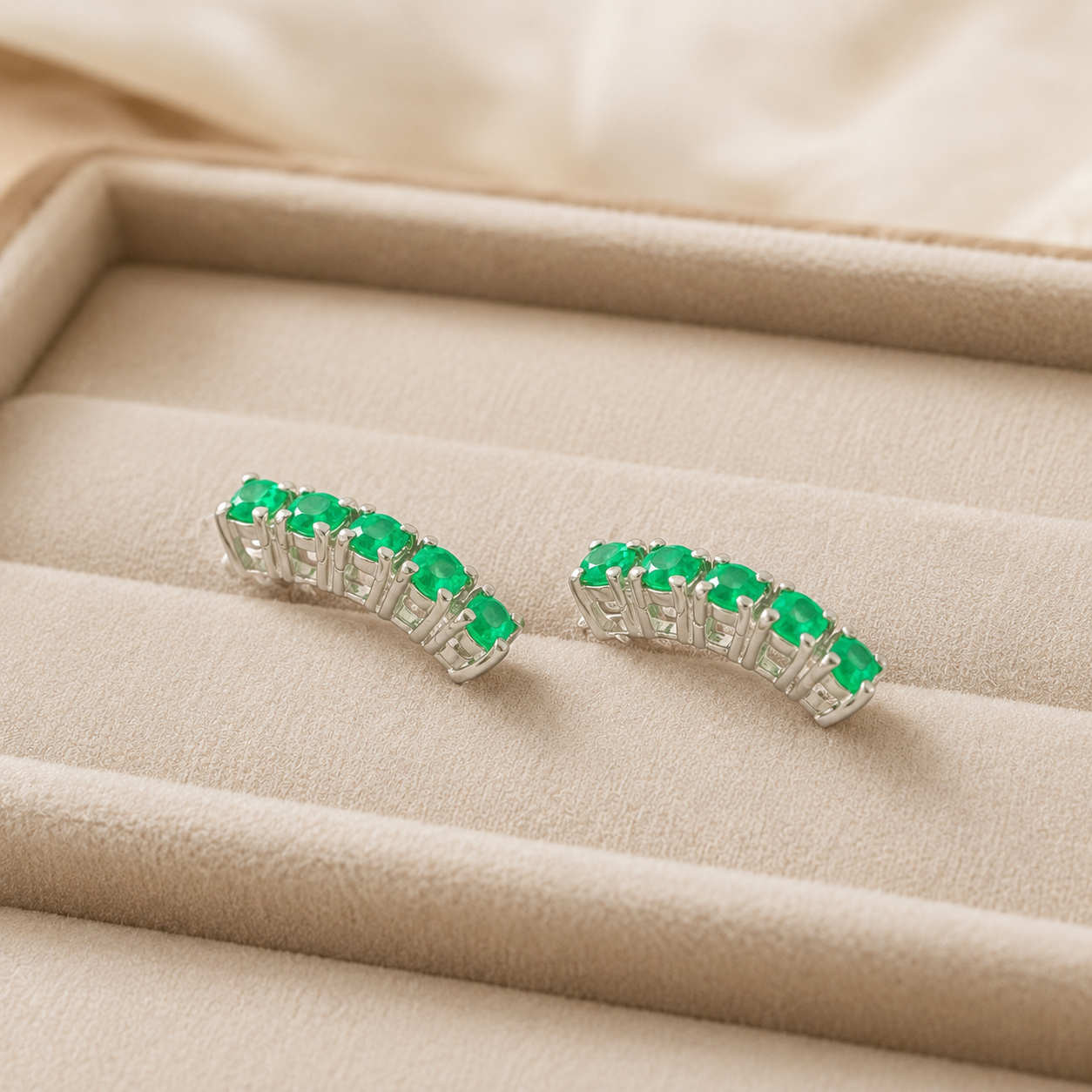 VIRELLA — Aretes en Plata y Esmeralda