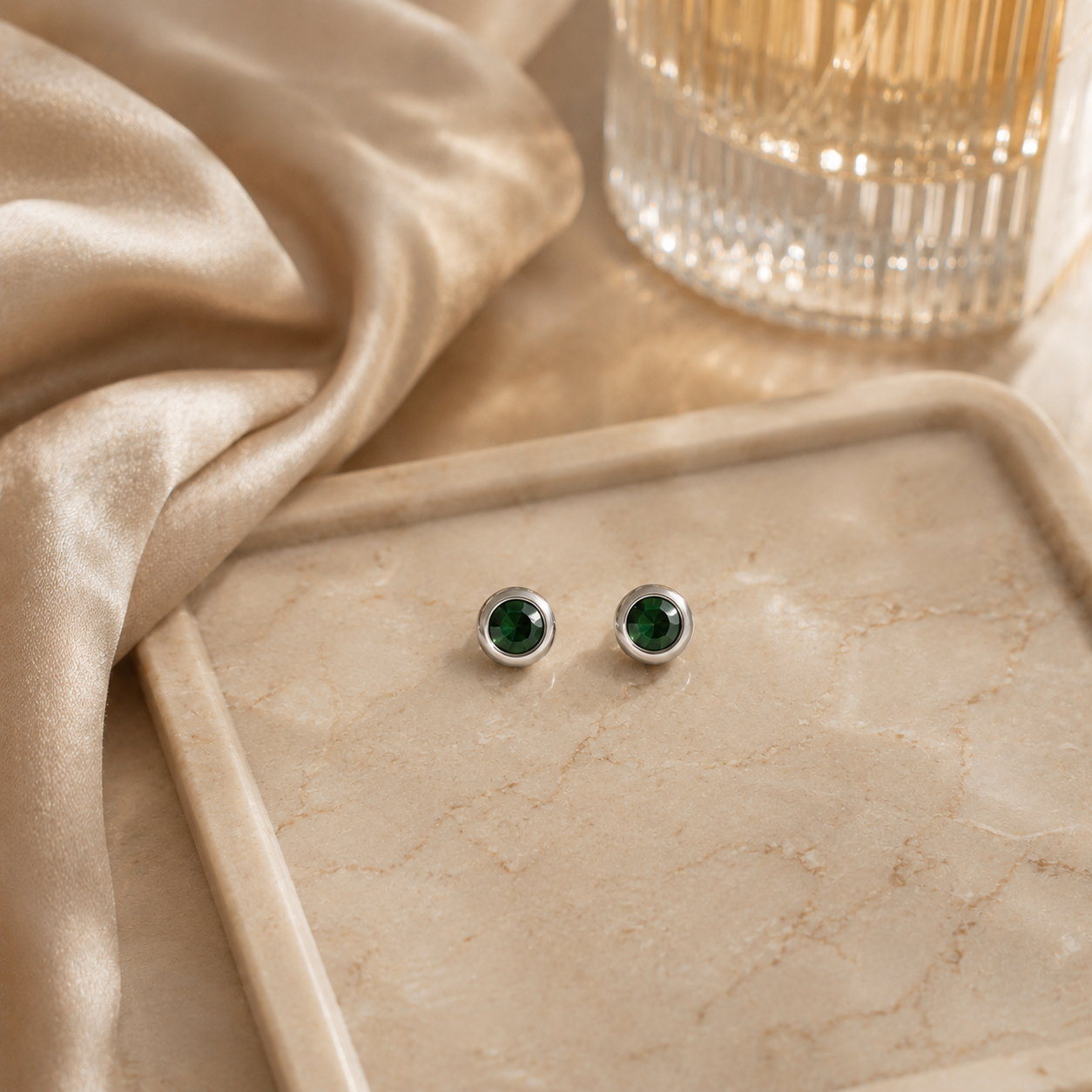 LUMIRA — Aretes en Plata y Esmeralda